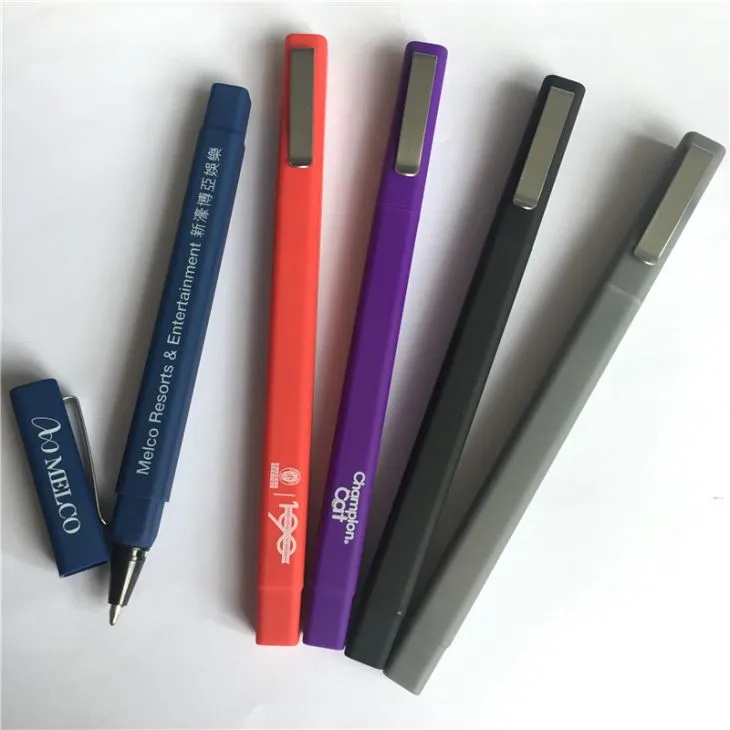Stylos à bille en plastique de forme carrée